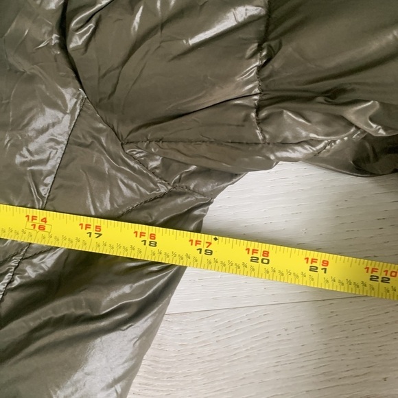 Vince Camuto olive green jacket🌺 lightweight‎ size S down feathers filler - Picture 8 of 11